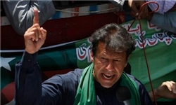 رهبر مخالفان پاکستان در تجمع انتخاباتی مجروح شد