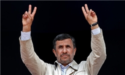 لغو سفر احمدی نژاد هزینه‌های زیادی برای لرستان به دنبال داشت