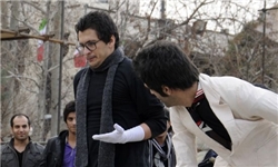 نمایش خیابانی «گیشه یاور»‌ لاهیجان به مریوان رفت