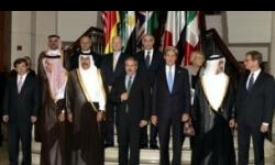 نشست وزرای خارجه دوستان سوریه در دوحه/ تأمین کمک‌های بیشتر برای ارتش آزاد