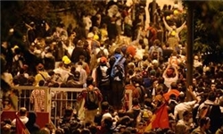 معترضان استانبول در انتظار بازگشت «اردوغان» از مغرب