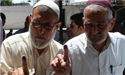 حضور پیرمرد 111 ساله جزلاندشتی در انتخابات