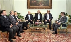 هیئت حماس امروز با مرسی دیدار می‌کند/ نجات یک خانواده فلسطینی از حمله توپخانه‌ای