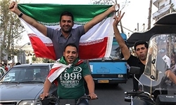 ایرانی‌ها مرد روزهای سخت هستند/شادی دوباره مردم پس از حماسه 24 خرداد