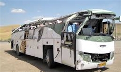 برخورد خاور با اتوبوس 2 نفر را به کام مرگ کشاند