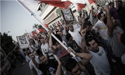 فعالان بحرینی مقابل سفارت آمریکا در منامه تظاهرات می‌کنند