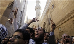 نمایش قدرت اخوان‌المسلمین در خیابان‌های قاهره/ نگرانی در میان مردم مصر