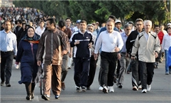برگزاری همایش پیاده‌روی خانوادگی در استان البرز