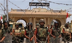 ارتش مصر ورودی و خروجی‌های قاهره را مسدود کرد