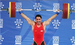 یک وزنه‌بردار اصفهانی در راه مسابقات جهانی