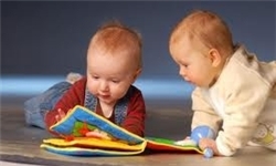 کودکان یک‌ساله را هم می‌توان با کتاب آشنا کرد