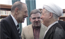 انتقاد هاشمی رفسنجانی از برخورد دوگانه آمریکا با ایران در دیدار سولانا