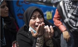 اعتراض جریان‌های انقلابی مصر به آزادی «حسنی مبارک» مقابل دادستانی کل