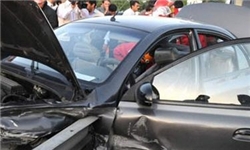 برخورد چند دستگاه خودرو در اتوبان قم ـ تهران/17 نفر مجروح شدند