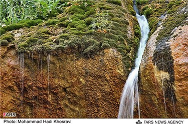 آبشار مارگون در غرب شهرستان سپیدان