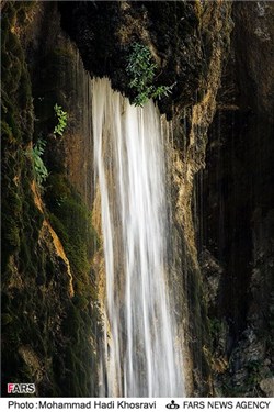 آبشار مارگون در غرب شهرستان سپیدان