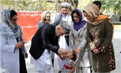 روند واکسیناسیون فلج اطفال افغانستان با حضور کرزی آغاز شد+تصاویر