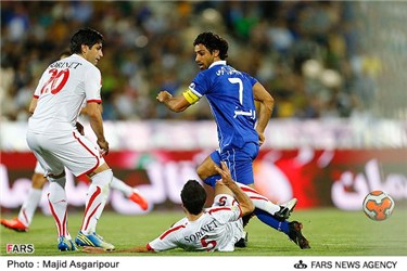 دیدار تیم های فوتبال استقلال و راه آهن در ورزشگاه آزادی تهران