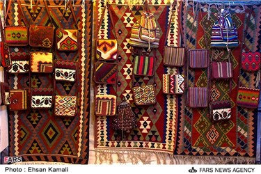کیف سنتی در نمایشگاه سراسری صنایع دستی بجنورد