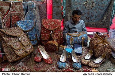 کیف و کفش سنتی در نمایشگاه سراسری صنایع دستی بجنورد