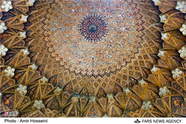 نقاشی های دیواری در بازار قدیمی اصفهان