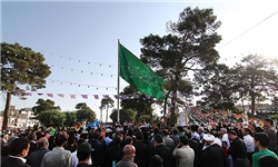 پرچم حرم امام رضا(ع) در بارگاه امامزاده محمد بردخون برافراشته شد