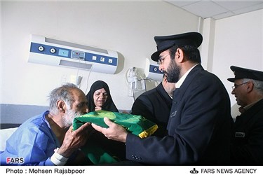 حضور خدام حرم مطهر رضوی در بیمارستان کرمان