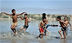 شنای کودکان در گاومیش آباد