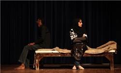 هنرمندان رودانی با «نگرانی» به روی صحنه رفتند