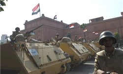 پرواز ۱۳ جنگنده ارتش مصر بر فراز قاهره/ شمار کشته‌ها به ۲۸ نفر رسید
