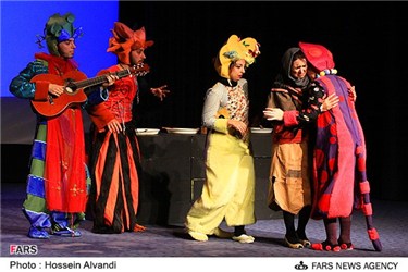 اجرای نمایش ماه پیشونی در جشنواره تئاتر کودک و نوجوان همدان