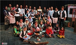 اجرای نمایش تعبیر رویای پدر‌بزرگ در تالار فرشچیان اصفهان