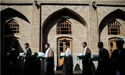 عمامه‌گذاری 220 روحانی با حضور آیت‌الله مظاهری در اصفهان