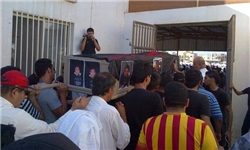 بحرینی‌ها با شعار «مرگ بر آل‌خلیفه» شهید «علی الصباغ» را تشییع کردند+تصویر
