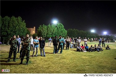 حضور مردم در نور افشانی جشن عید غدیر در اهواز