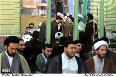 مراسم عمامه گذاری طلاب مدرسه علمیه انور الصادق در مسجد نور مشهد