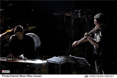 کنسرت موسیقی رضا صادقی در اصفهان