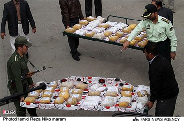کشف مواد مخدر از قاچاقچیان در سجزی اصفهان