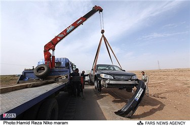 حمل خودروی قاچاقچیان مواد مخدر با جرثقیل در سجزی اصفهان