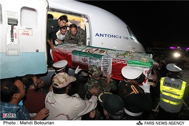 ورود شهدای حادثه تروریستی سراوان به فرودگاه بین المللی شهید هاشمی نژاد مشهد