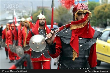 کاروان نمادین عزاداران حضرت امام حسین (ع) در مشهد مقدس