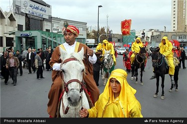 کاروان نمادین عزاداران حضرت امام حسین (ع) در مشهد مقدس