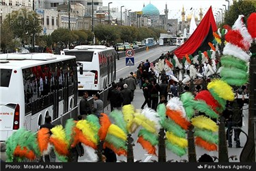 کاروان نمادین عزاداران حضرت امام حسین (ع) در مشهد مقدس