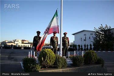 ادای احترام به پرچم در صبحگاه مشترک نیروی انتظامی در ساری