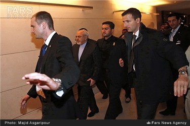 خروج محمدجواد ظریف وزیر امورخارجه ایران از محل نشست سه جانبه در ژنو