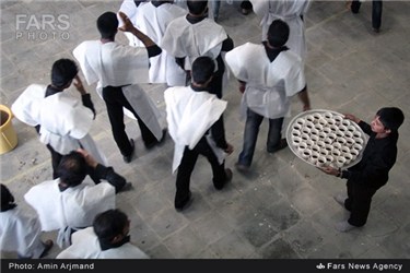 آیین کفن پوشی عزاداران حسینی در زیدآباد سیرجان