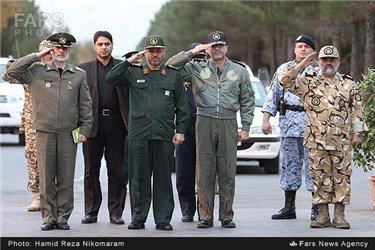 بازدید وزیر دفاع از پایگاه هوایی شهید بابایی اصفهان