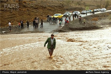 بارش باران در شهرستان رودان