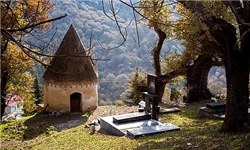 چوب حراج بر پیکره مشهورترین خانه روستایی جهان در کجور