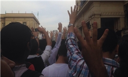 حرکت دانشجویان حامی اخوان المسلمین دانشگاه قاهره به سوی میدان تحریر